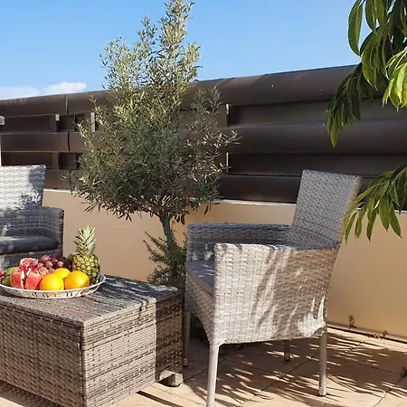 Dafni 12 Hotel